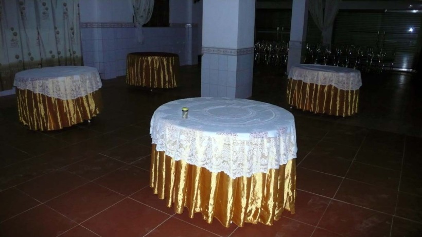 banquet room.jpg