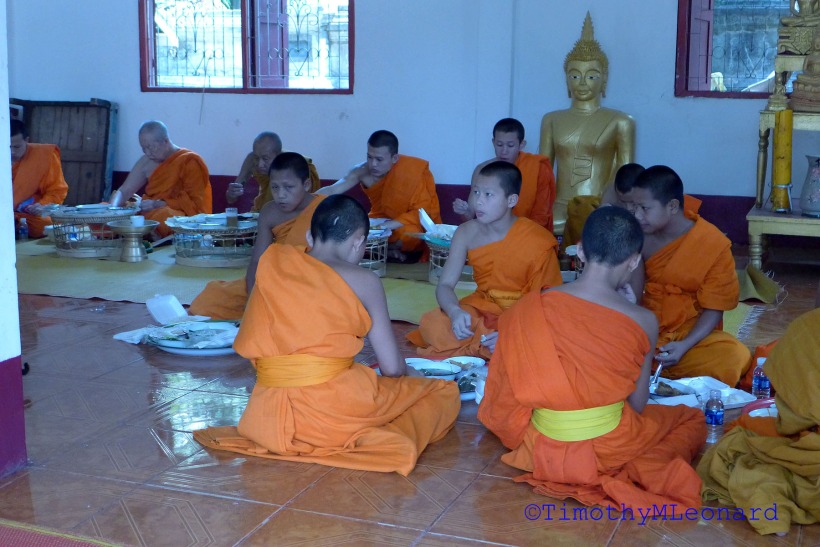 monks eat.jpg