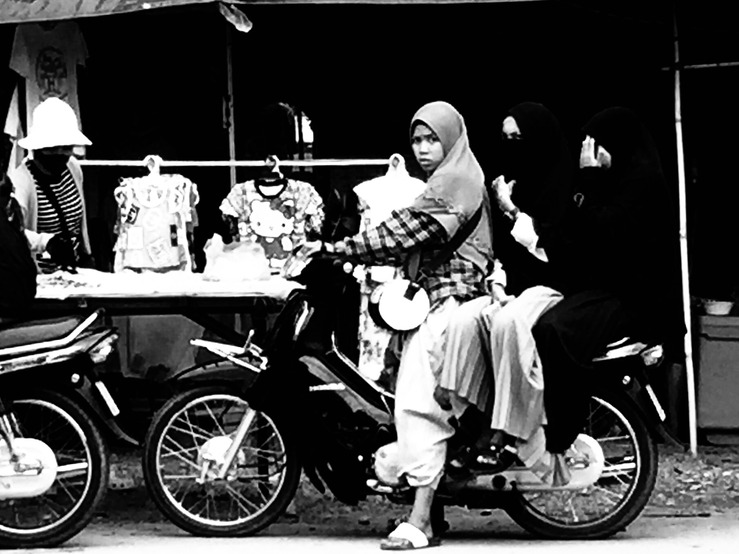  moto woman.jpg