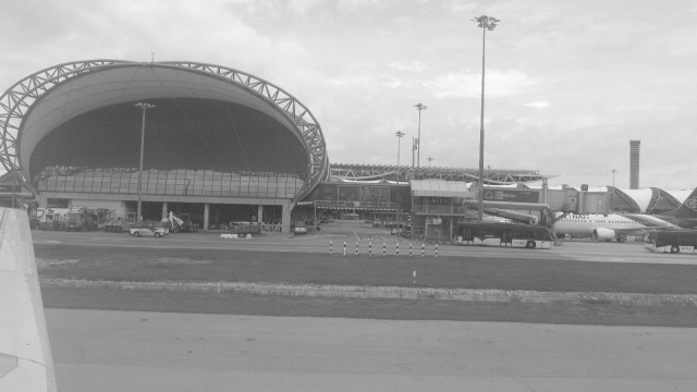 airport arch.jpg