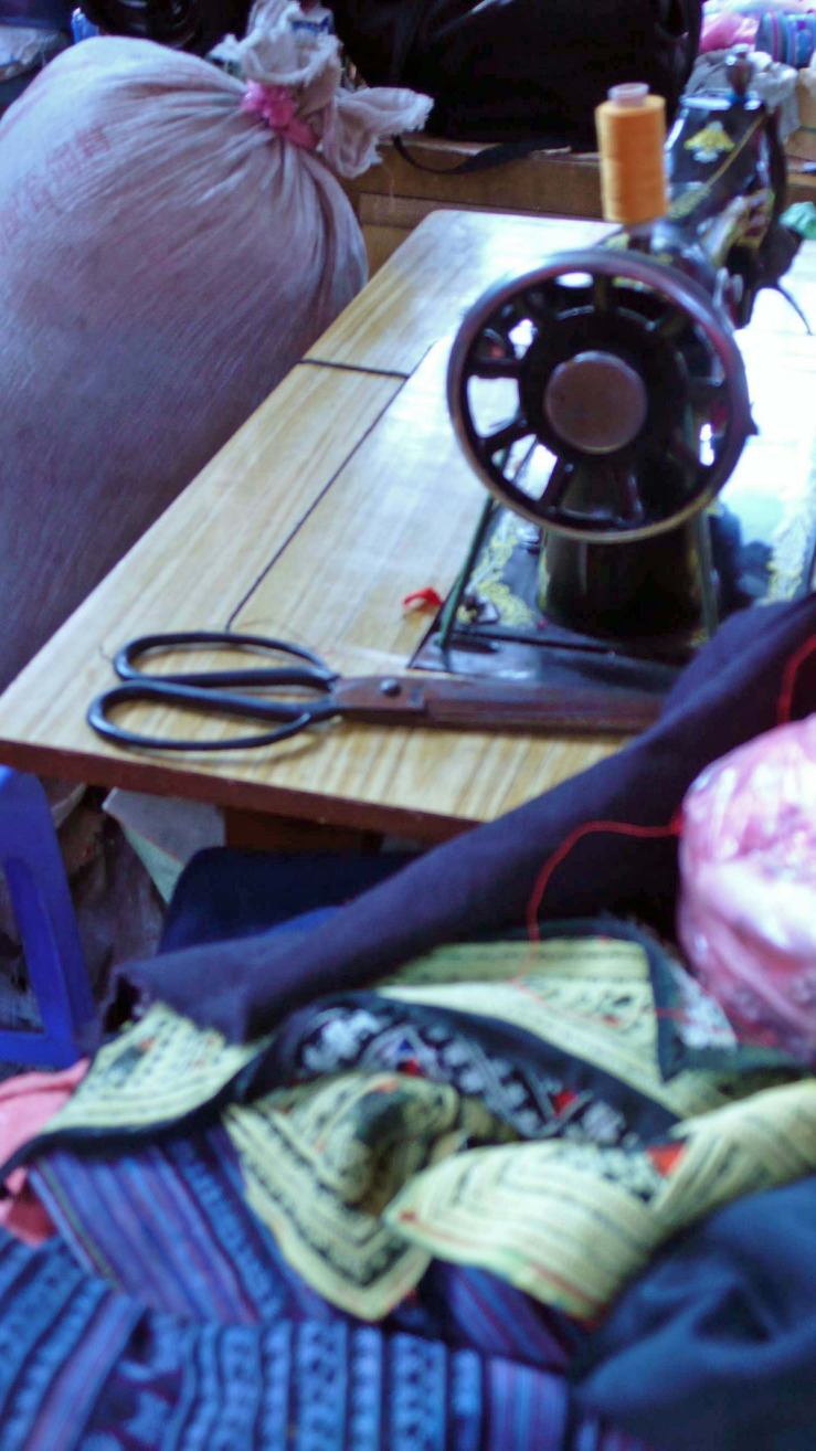 cloth sissors sewing machine bag.jpg