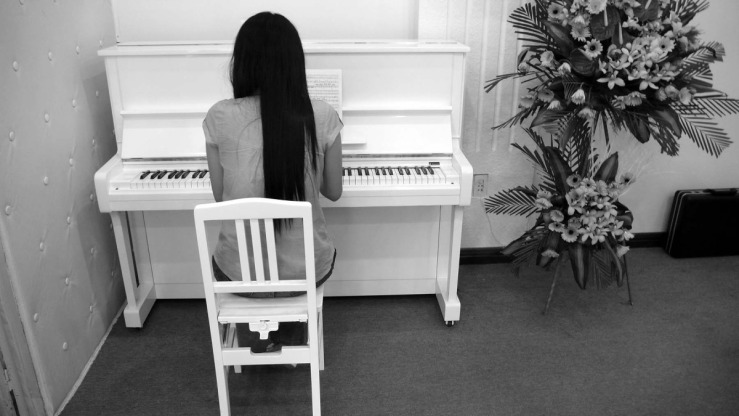 piano player 2.jpg
