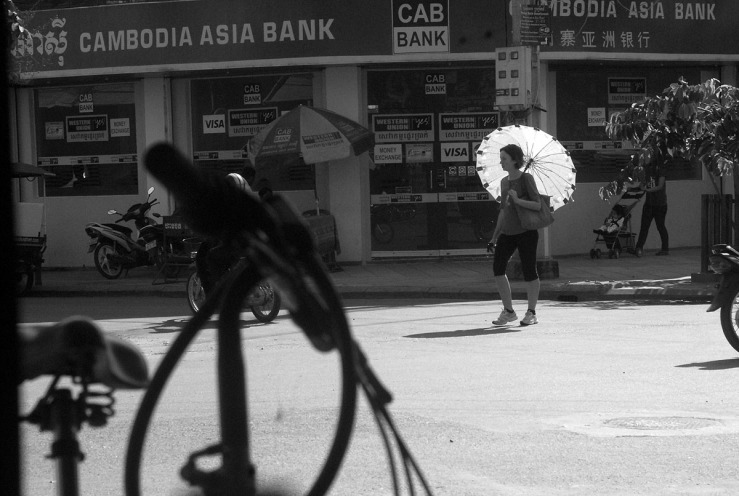 umbrella woman.jpg